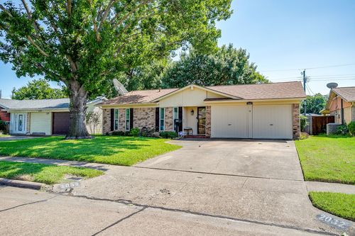 2032 Meadow Gln, Irving, TX, 75060-7329 | Card Image