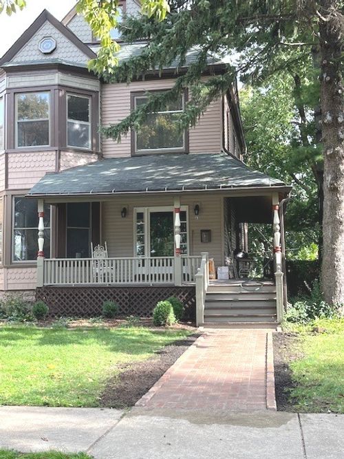 61 7th Ave, La Grange, IL, 60525-2504 | Card Image