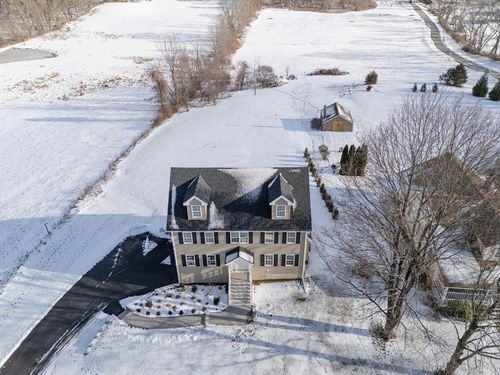 11 King St, Groveland, MA, 01834-1214 | Card Image