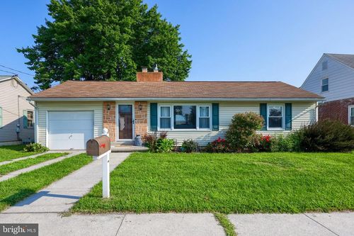 207 W Walnut St, CLEONA, PA, 17042-3257 | Card Image