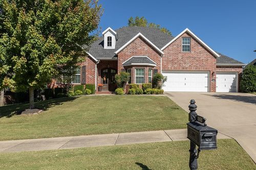 2852 E Stone Mountain Dr, Fayetteville, AR, 72701-4652 | Card Image
