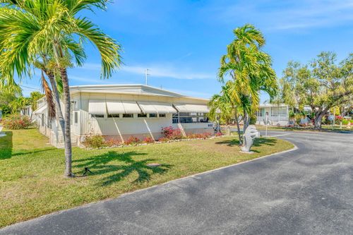 902 S Ruby Dr, Key Largo, FL, 33037-3890 | Card Image