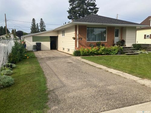 410 1st St W, Nipawin, SK, S0E1E0 | Card Image
