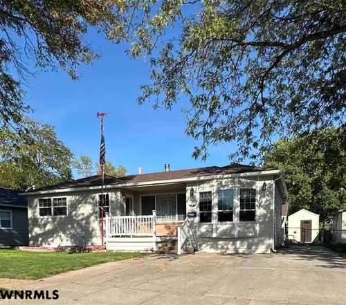 1525 Avenue K, Scottsbluff, NE, 69361-4147 | Card Image