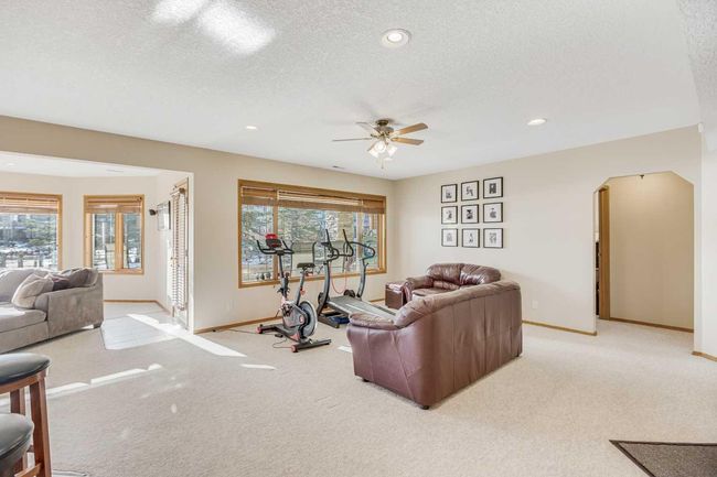76 Chaparral Cove Se, House other with 3 bedrooms, 3 bathrooms and 4 parking in Calgary AB | Image 28