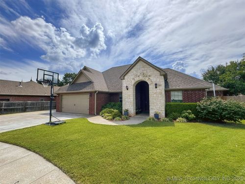 661 Kingston Pl, Tahlequah, OK, 74464-5193 | Card Image