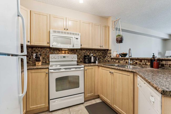 2114 - 16969 24 Street Sw, Home with 2 bedrooms, 1 bathrooms and 1 parking in Calgary AB | Image 14