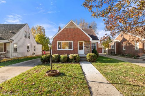 20632 Kenosha St, Harper Woods, MI, 48225-2250 | Card Image