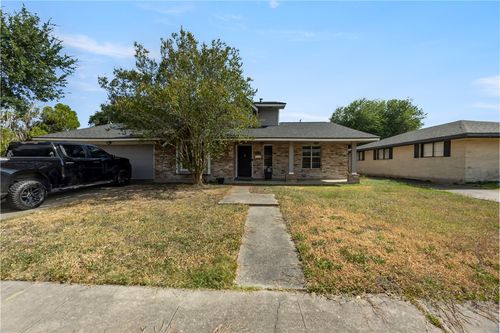 224 Pecos St, Portland, TX, 78374-1327 | Card Image