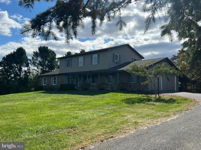 986 William Penn Boulevard, House other with 6 bedrooms, 2 bathrooms and null parking in WOMELSDORF PA | Image 2