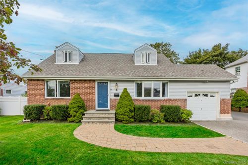 8 Ellsworth Pl, E Northport, NY, 11731-5724 | Card Image