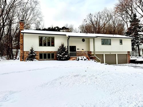 36 Deer Hills Dr, North Oaks, MN, 55127-2211 | Card Image
