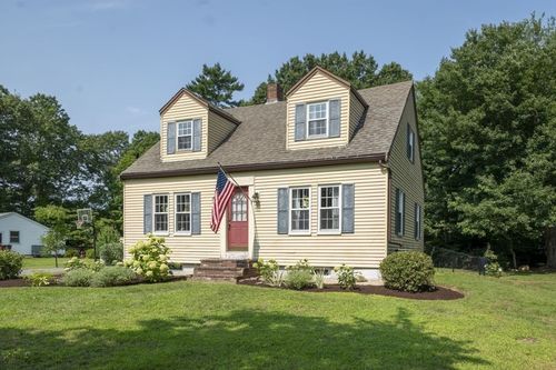 37 Acorn St, Middleboro, MA, 02346-2814 | Card Image