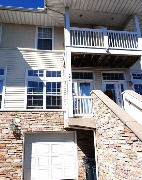 406 Beachwalk Trl, Luna Pier, MI, 48157-9403 | Card Image