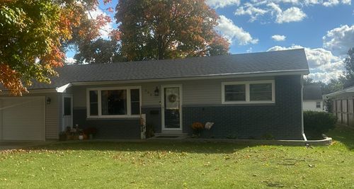 303 E Green St, Le Roy, IL, 61752-1232 | Card Image