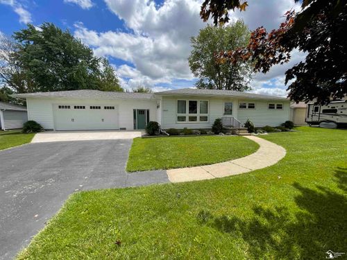 8263 Westwood St, Ida, MI, 48140-9704 | Card Image