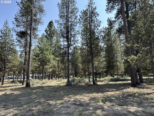 15929 Sparks Dr, La Pine, OR, 97739-9917 | Card Image