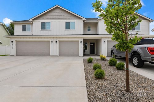 212 Ne 3rd St, Fruitland, ID, 83619-1017 | Card Image