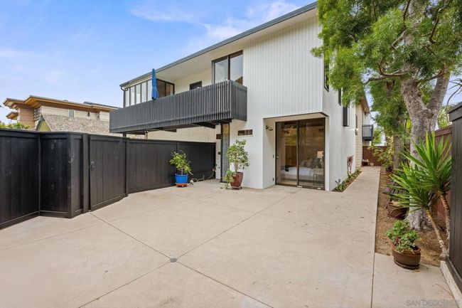 2036 Santa Fe Ave, Condo with 3 bedrooms, 2 bathrooms and 4 parking in Del Mar CA | Image 8