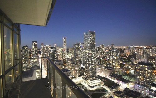 4605-832 Bay St, Toronto, ON, M5S1Z6 | Card Image