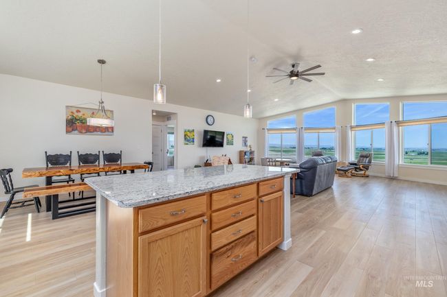 8142 Us Highway 95, House other with 3 bedrooms, 2 bathrooms and 2 parking in Marsing ID | Image 19