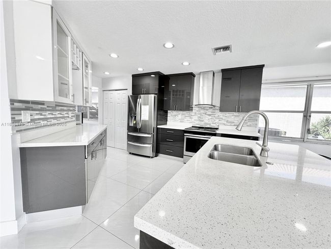 16515 Ruby Lk, House other with 4 bedrooms, 3 bathrooms and null parking in Weston FL | Image 10