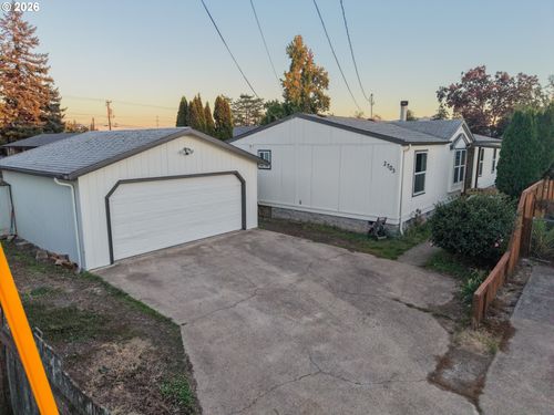 2703 J St, Springfield, OR, 97477 | Card Image