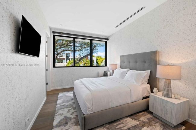 121 2 Nd Dilido Ter, House other with 5 bedrooms, 6 bathrooms and null parking in Miami Beach FL | Image 22