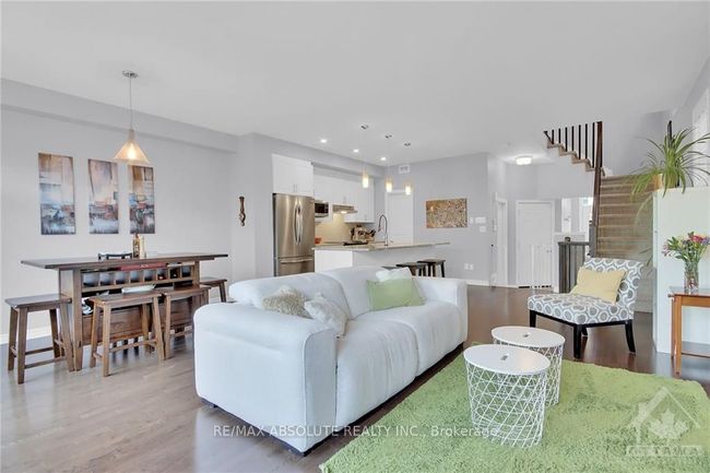 266 Wood Acres Grve, House attached with 3 bedrooms, 3 bathrooms and 2 parking in Blossom Park - Airport and Area ON | Image 8