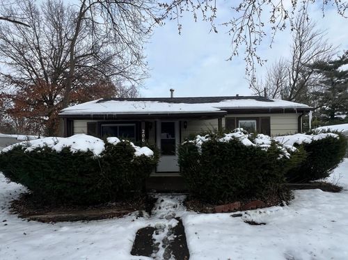 206 Crestwood St, Tilton, IL, 61833-7525 | Card Image