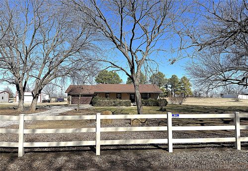 3818 Memorial Rd, Lone Grove, OK, 73443-6202 | Card Image