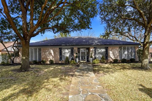 200 Hillview Dr, Hurst, TX, 76054-3630 | Card Image