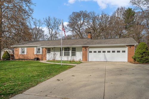 328 Thomas St, Allegan, MI, 49010-9158 | Card Image