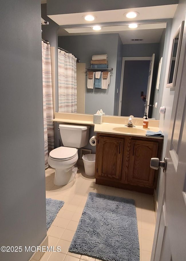 312 Towne Dr, Condo with 2 bedrooms, 2 bathrooms and 1 parking in Manalapan NJ | Image 26