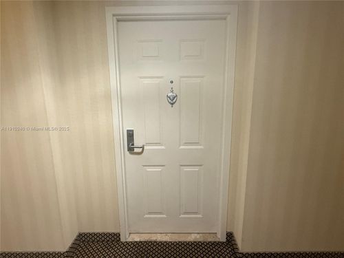 apt-2209-19501 W Country Club Dr, Aventura, FL, 33180-2480 | Card Image