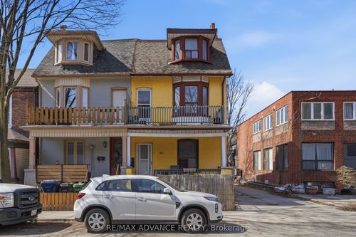 82A Augusta Ave, Toronto, ON, M5T2L1 | Card Image