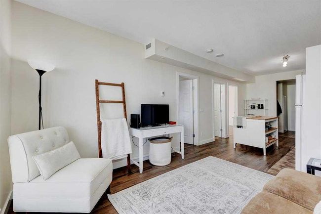 901 - 3830 Brentwood Rd Nw, Condo with 2 bedrooms, 1 bathrooms and 1 parking in Calgary AB | Image 10