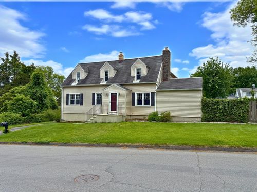 51 Laurel Street, Fairfield, CT, 06824 | Card Image