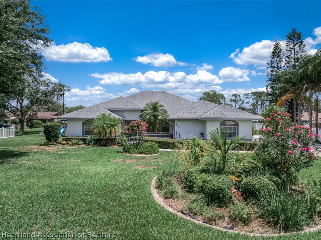 Sparrow Ave, Sebring, FL 33870