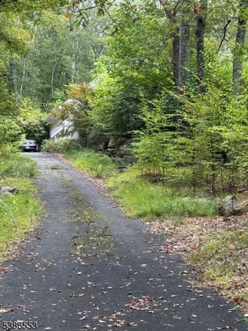 33 Calais Rd, Mendham Twp, NJ, 07945-2208 | Card Image