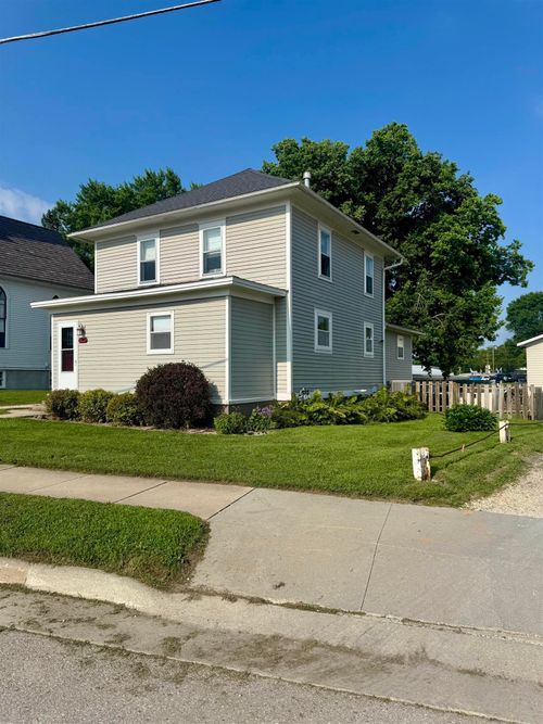 115 N Mill St, Decorah, IA, 52101-1627 | Card Image