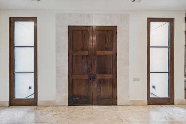 Spacious, gracious entry. | Image 4
