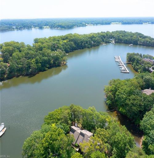 58 Villa Ridge Dr, Hartfield, VA, 23071-9701 | Card Image