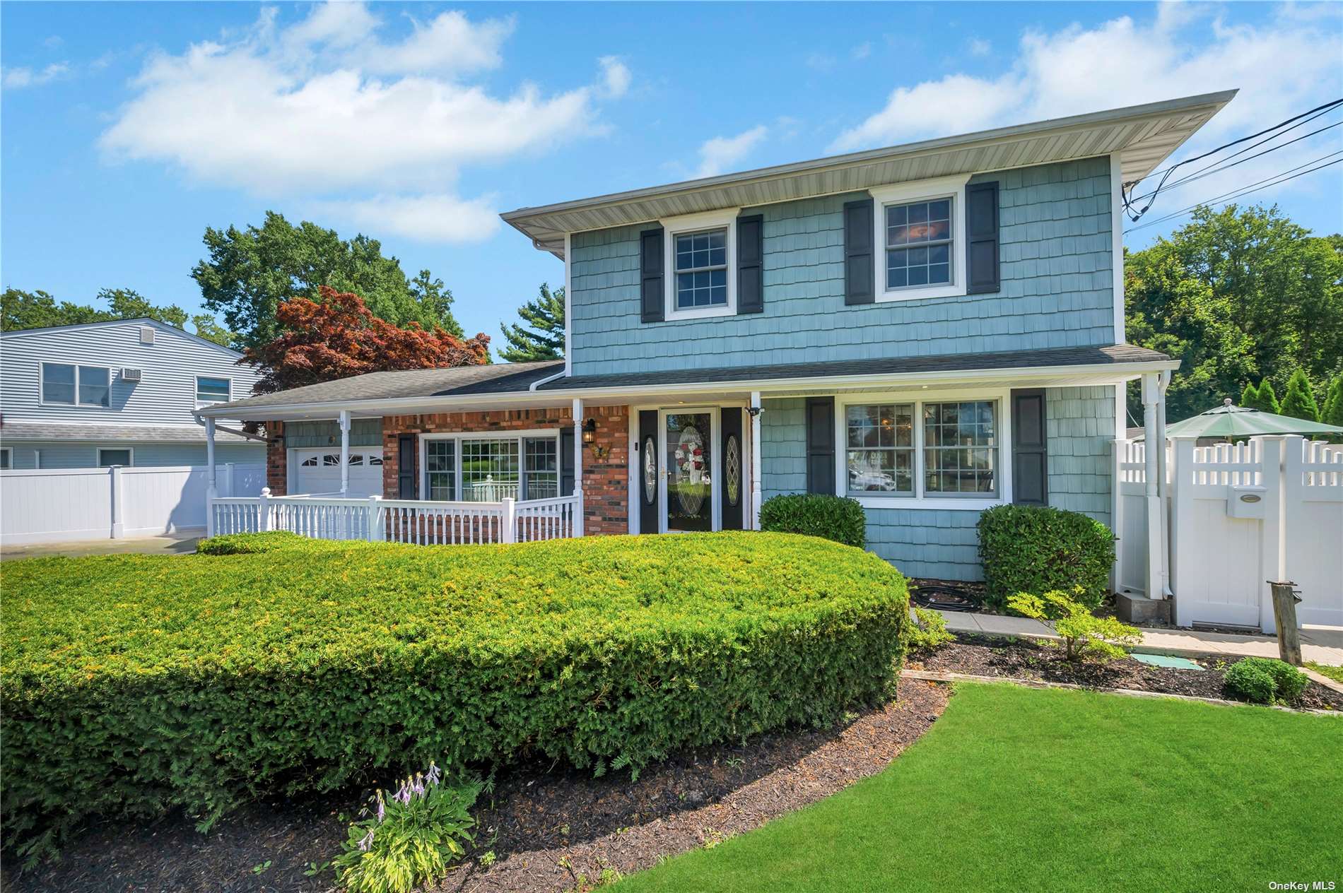 Wilshire Ln, Oakdale, NY 11769