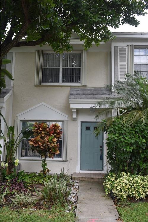 7890 Dixie Beach Cir, Tamarac, FL, 33321-8893 | Card Image