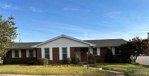 4409 Fatima Dr, Affton, MO, 63123-6705 | Card Image