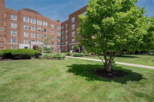 211-19201 Van Aken Boulevard, Shaker Heights, OH, 44122 | Card Image