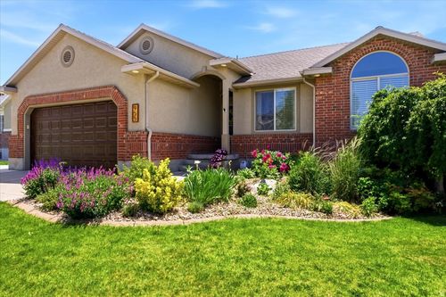 955 W 25 N, Clearfield, UT, 84015-9206 | Card Image