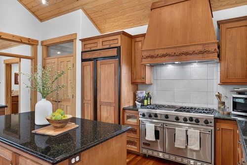 2211 Silver Fox Ct, Truckee, CA, 96161-3198 | Card Image