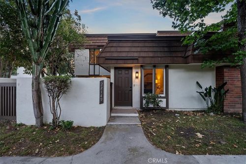 22149 James Alan Cir, Chatsworth, CA, 91311-2051 | Card Image
